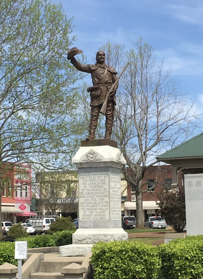 Statue of David Crockett